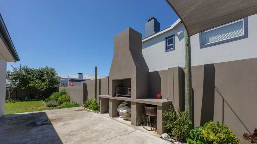 3 Bedroom Property for Sale in Struisbaai Western Cape